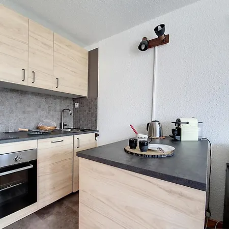 Moderne 3 Pieces, Aux Pieds, Balcon, Vue Exceptionnelle - Fr-1-344-1121 *